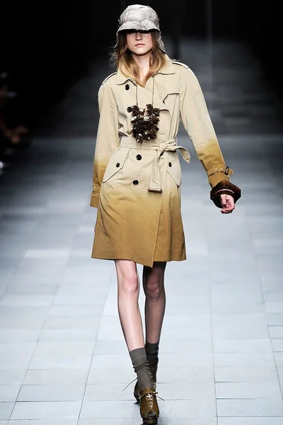 Look 2